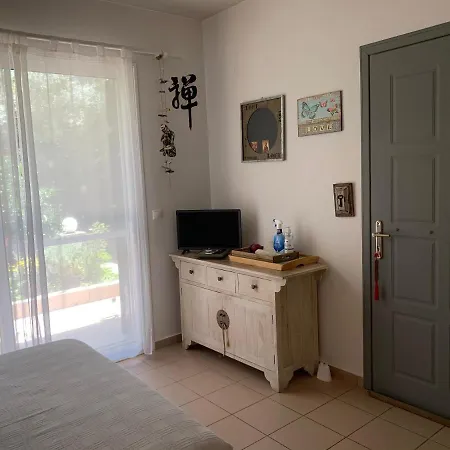 Efi's * Lefkada City